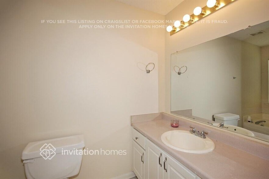 Building Photo - 1406 N Hampton Dr