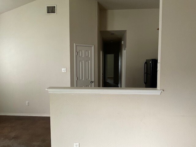 Building Photo - 3/2 Home with a Yard and Central AC