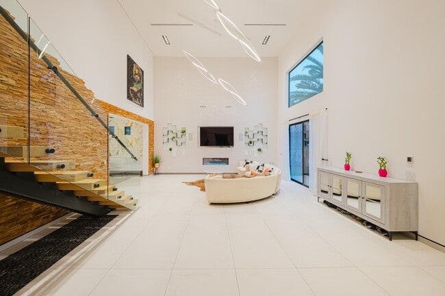 Building Photo - 25879 Chalmers Pl