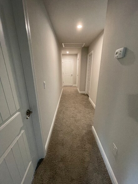 Building Photo - 807 Riverwalk Cir