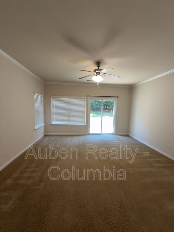 Building Photo - 204 Ashmore Ln