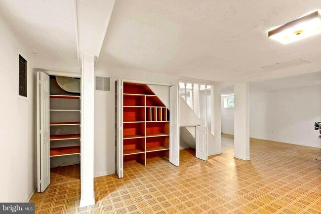 Building Photo - 7109 Davis Ct