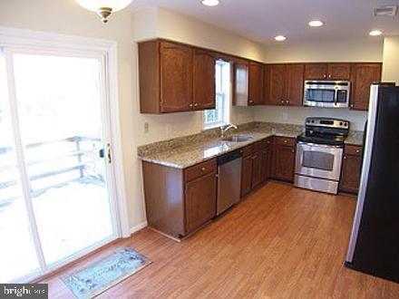 Building Photo - 5674 Chapel Run Ct