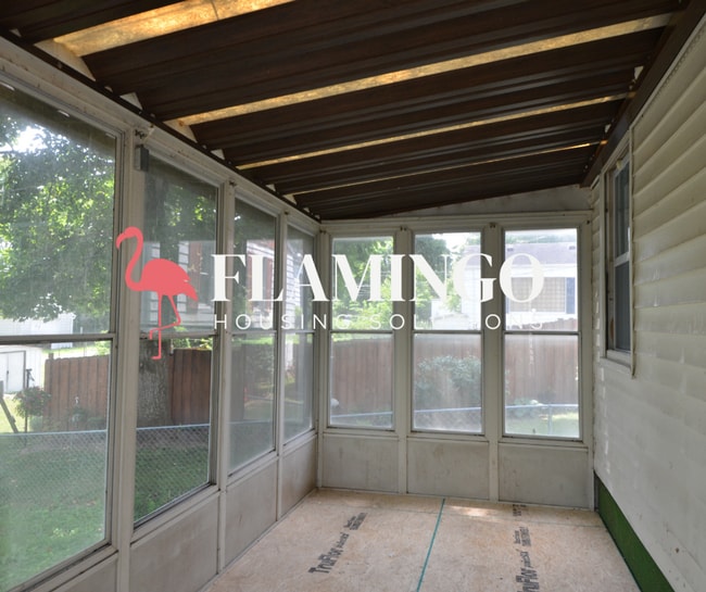 Building Photo - 3868 Addison Ave