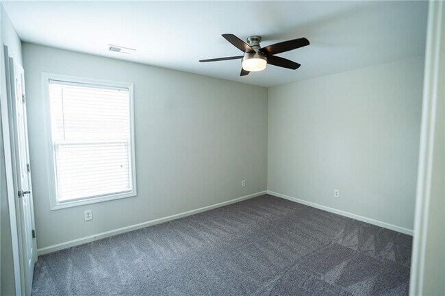 Building Photo - 4595 Essen Ln