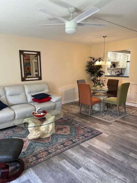 Building Photo - 5403 SE Miles Grant Rd