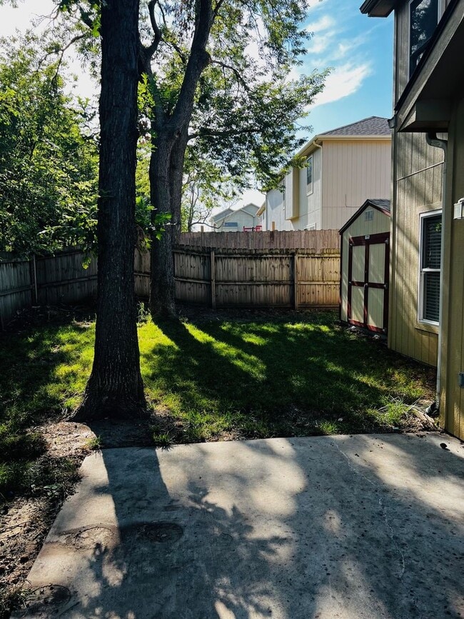 Building Photo - Charming 3-Bedroom Home with Modern Amenities and Elegant Finishes