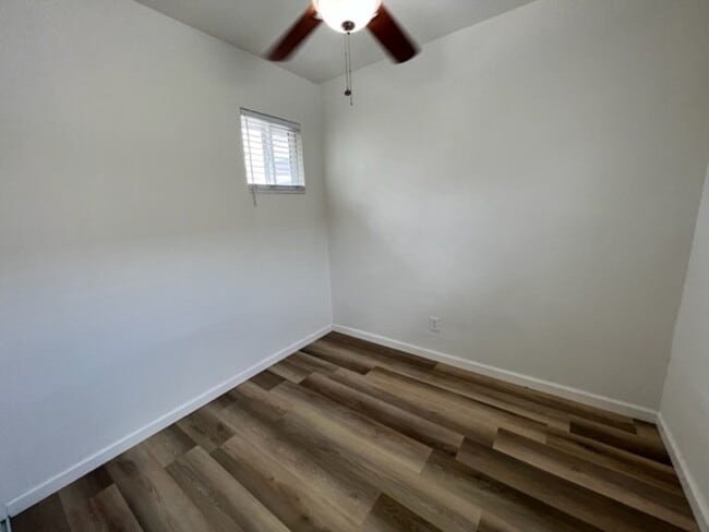 Building Photo - 1083 E Nocta St