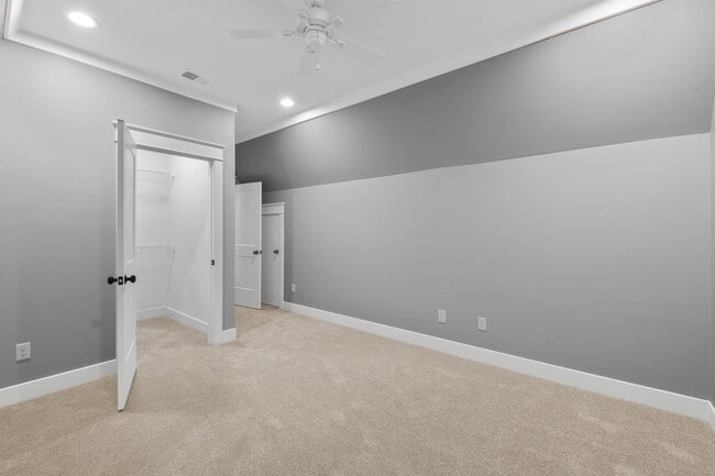 Building Photo - 1705 Double Oak Trl