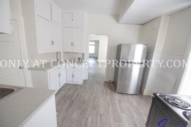 Building Photo - 5000 S Jones Ct