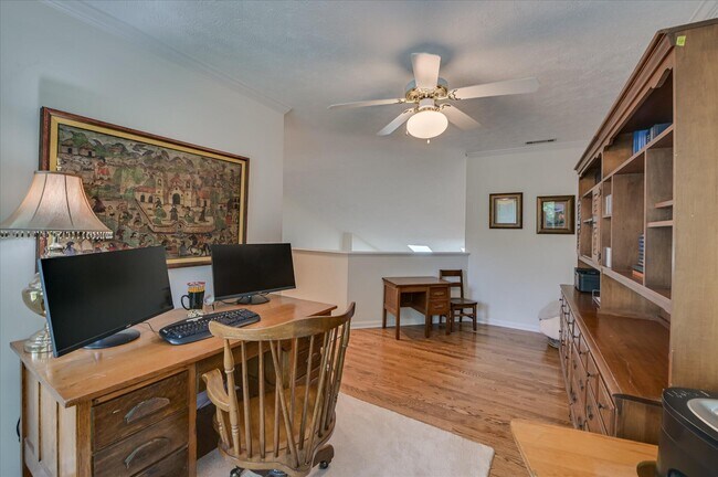 Building Photo - 108 White Willow Pl