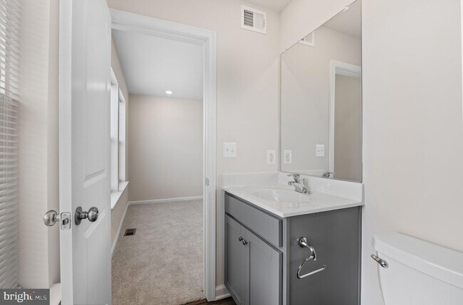 Building Photo - 105 Milburn Dr