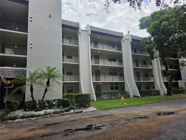Building Photo - 9410 Poinciana Pl