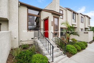 Building Photo - Lovely Updated 2 Bedroom Gated Townhome in Cypress