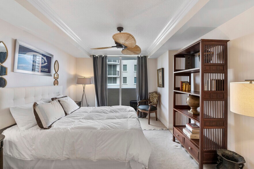 bedroom - 2001 N Ocean Blvd