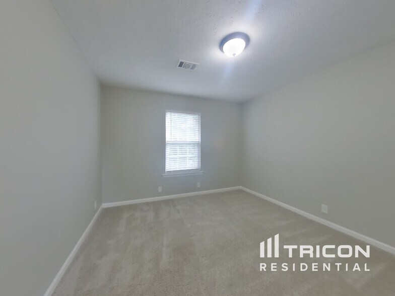 Building Photo - 1208 Holt Hills Ct