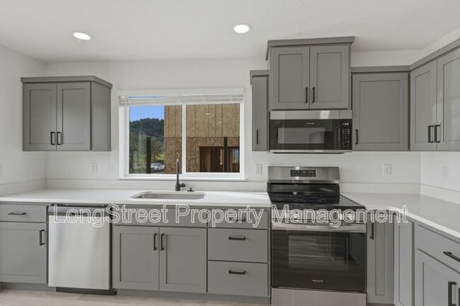 Building Photo - 810 S 19th St