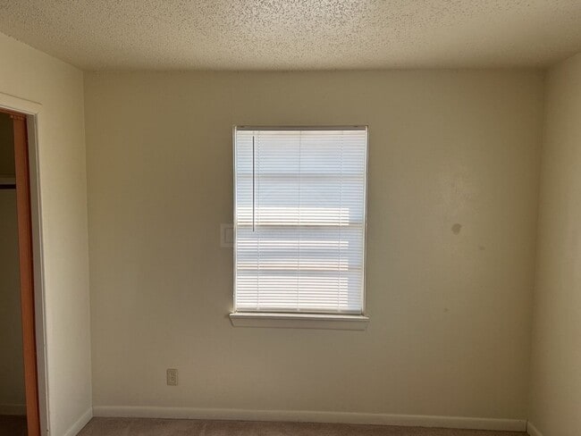 Building Photo - 804 Jefferies Ave, Killeen