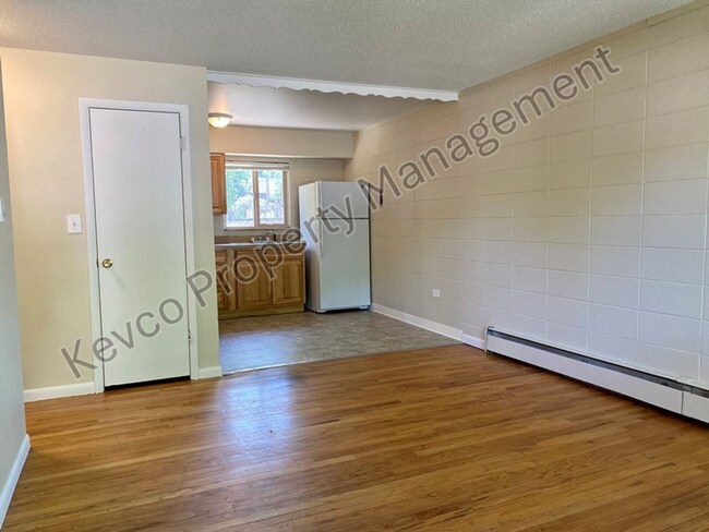 Interior Photo - 419 Laporte Ave