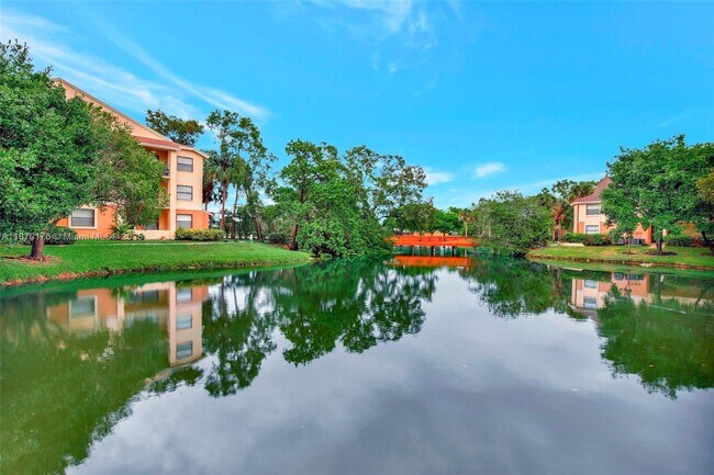 Building Photo - 9999 Summerbreeze Dr