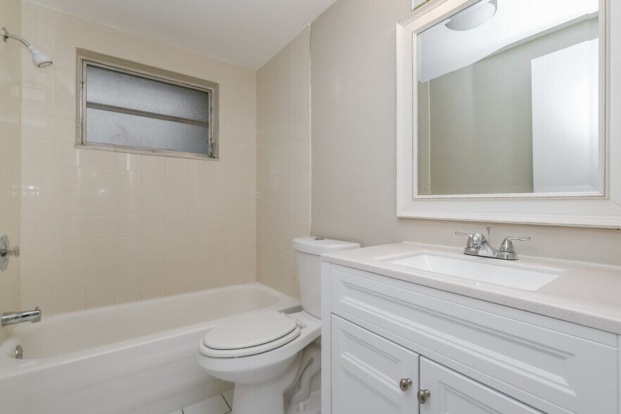 Building Photo - 6226 9th Ave