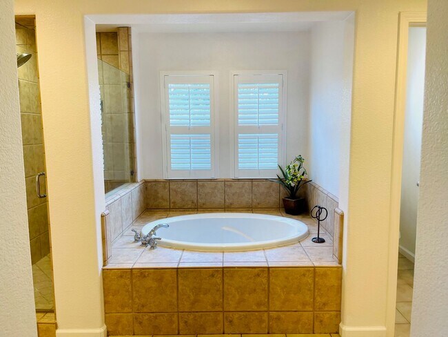 Building Photo - 4285 Bromley Ct