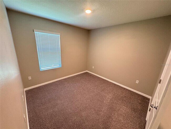 Building Photo - 2323 Silverview Dr