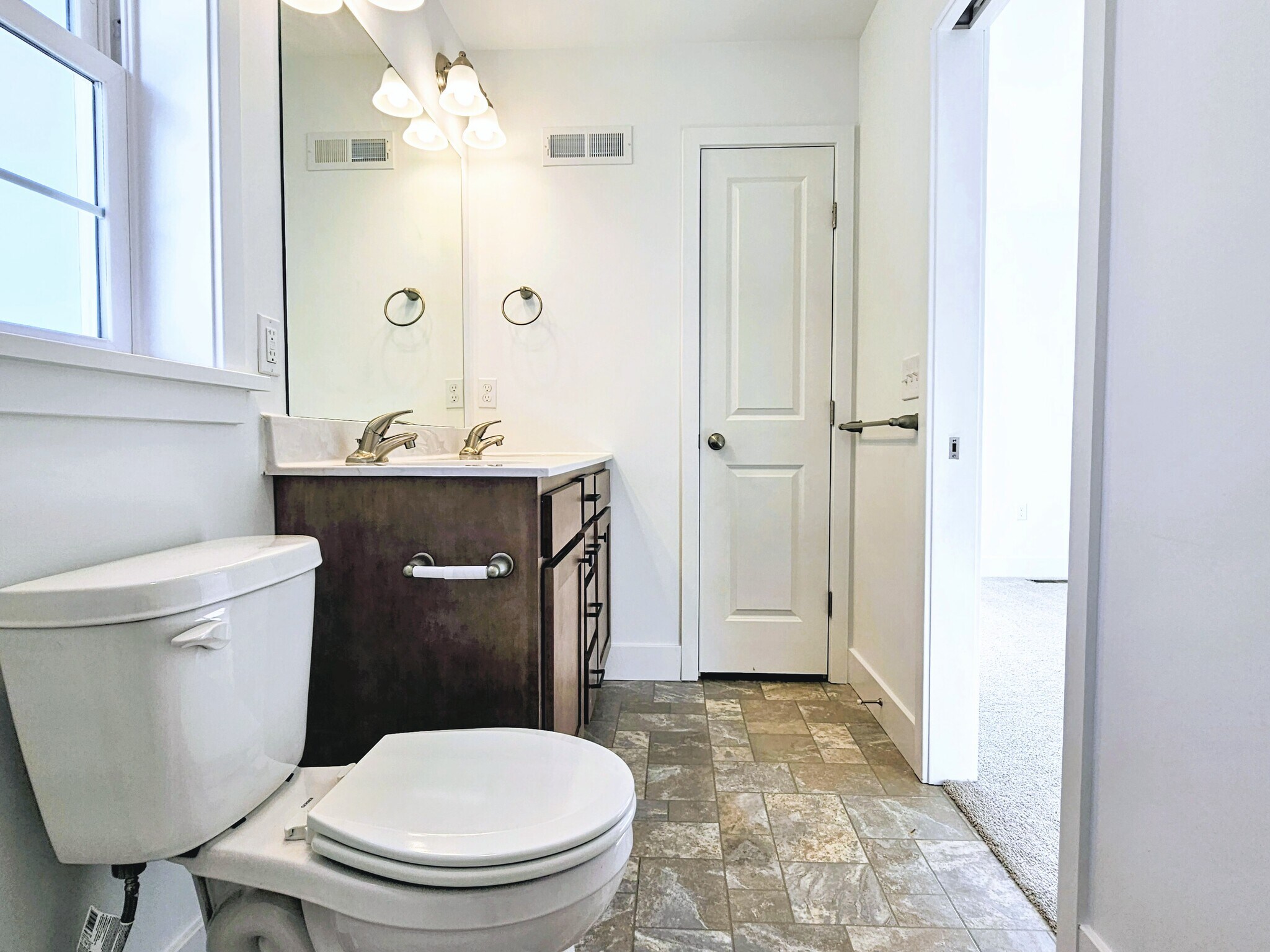 Building Photo - 108 Meadows Bnd