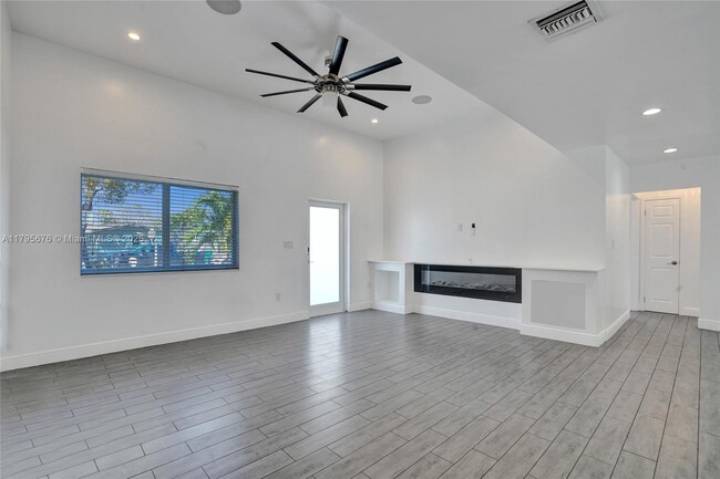 Building Photo - 9240 SW 54th St