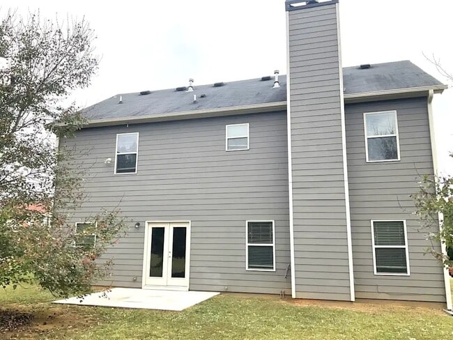Building Photo - 2064 Hydrangea Ln