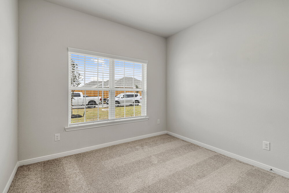 Building Photo - 424 Mustang Trot Dr