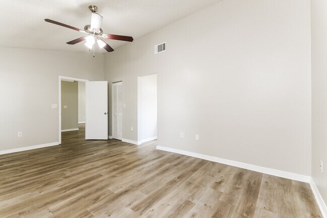 Building Photo - 610 N Delmonte Ct