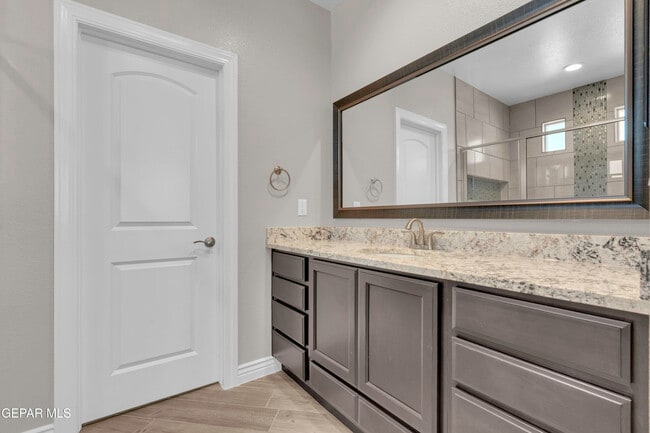 Building Photo - 1807 Dana Gray St