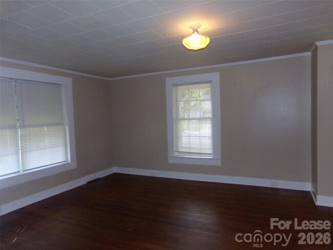 Building Photo - 729 Spruce St