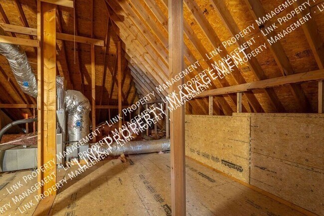 Building Photo - 7655 Lenox Trace Dr