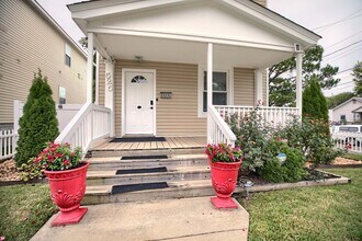 Building Photo - 525 Eaton St