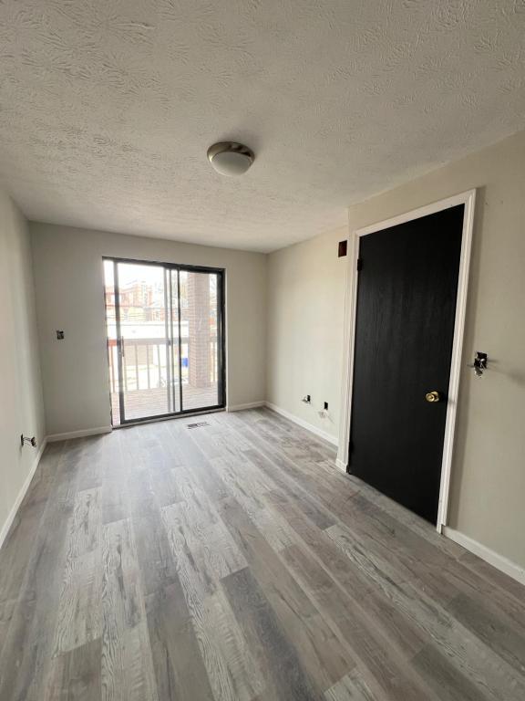 Building Photo - 87 W 9th Ave