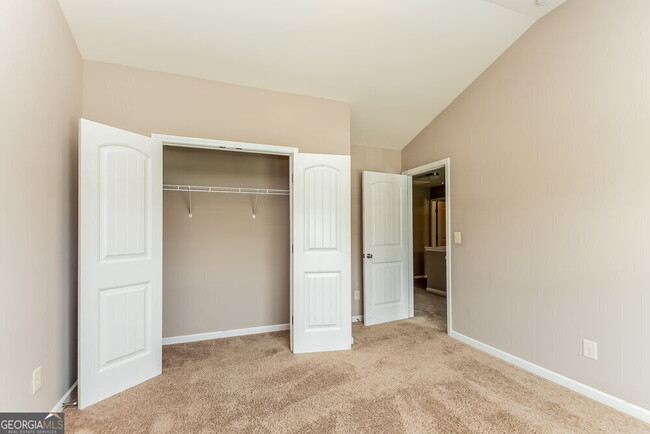 Building Photo - 930 Walking Stick Trail NE