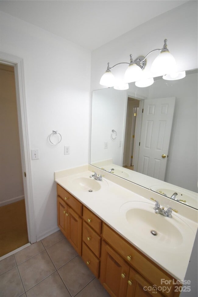 Building Photo - 9936 Corrystone Dr