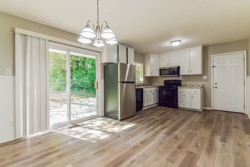 Building Photo - 6681 Green Meadows Ln