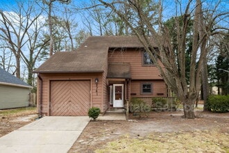 Building Photo - 5761 Luck Ln