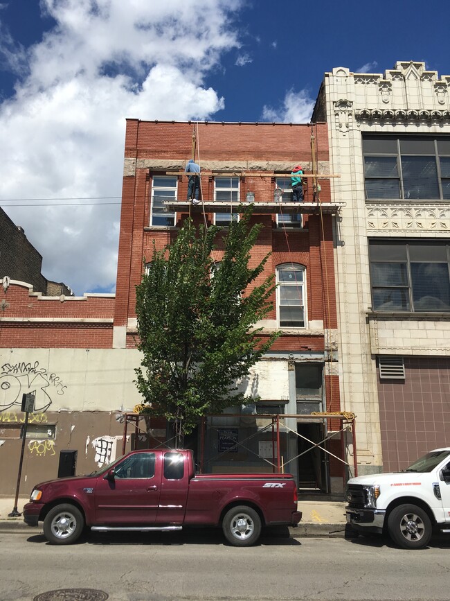 Primary Photo - 2714 W North Ave
