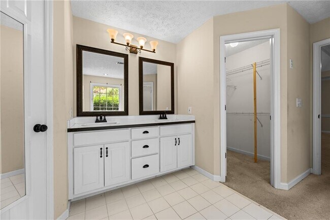 Building Photo - 2902 Bridle Creek Dr SW