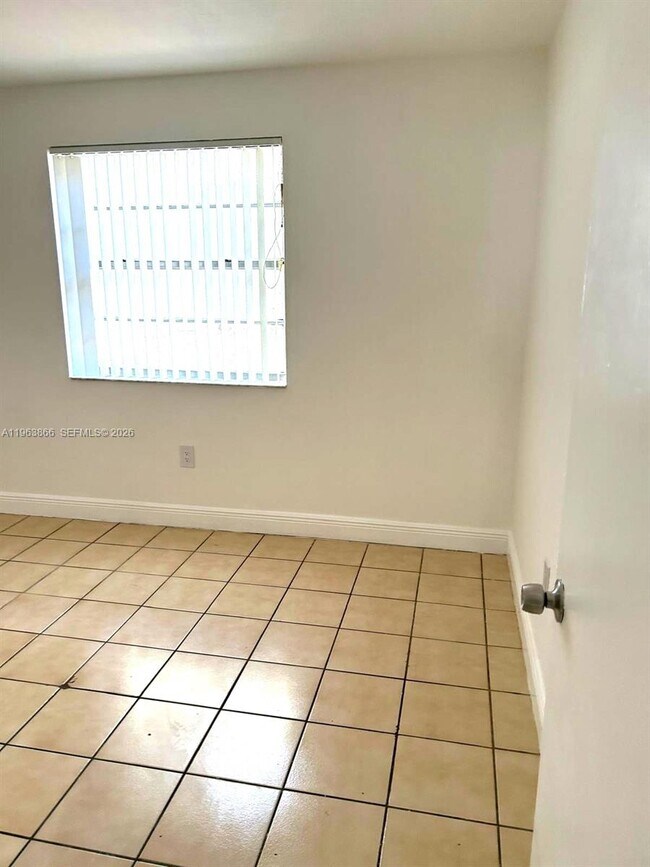 Building Photo - 17255 SW 95th Ave