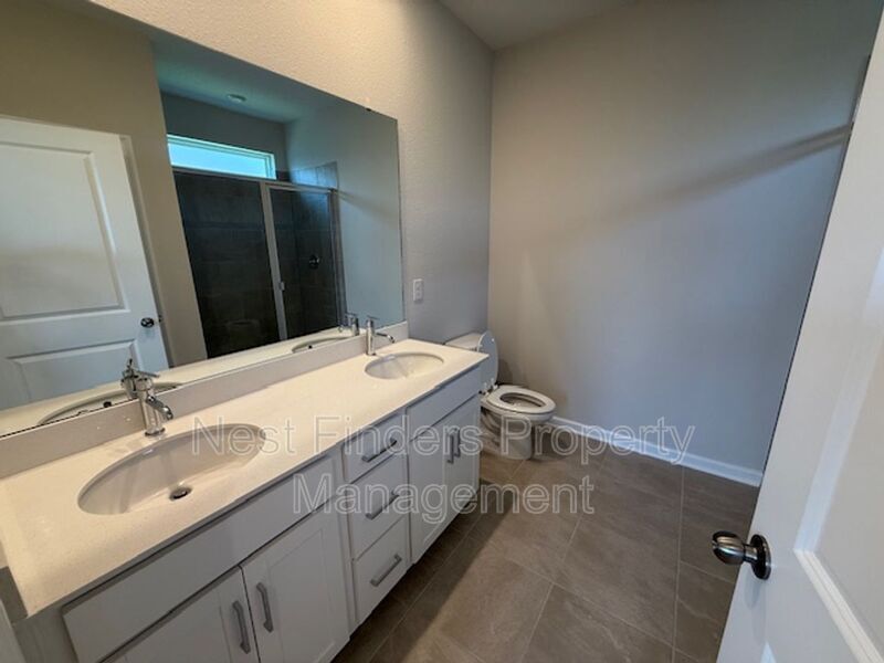Building Photo - 299 Spruce Hl Pt
