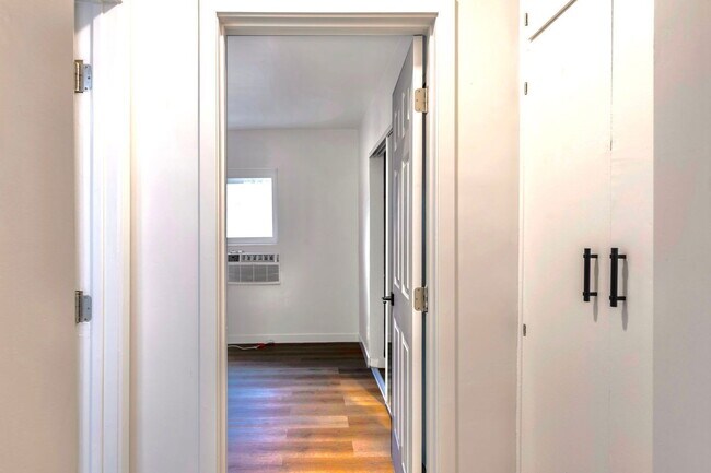 Building Photo - 6828 Fulton Ave