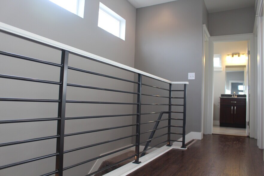 Building Photo - 1040 Tennyson St