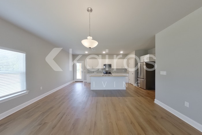 Building Photo - 13757 Pinyon Dr