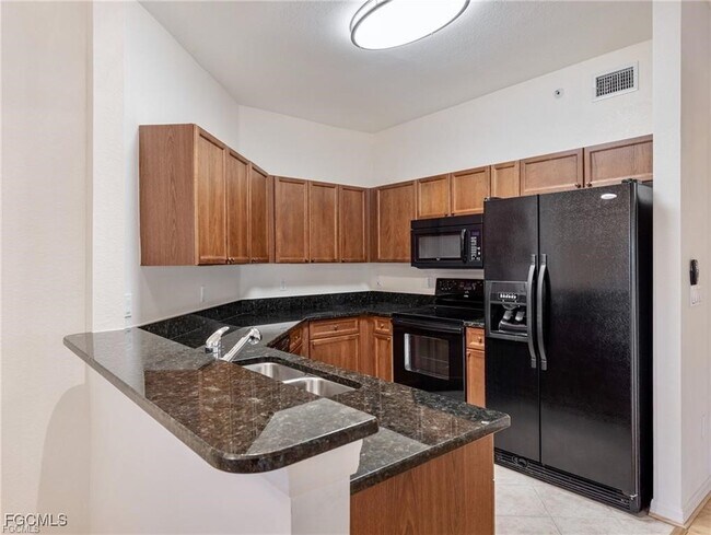 Building Photo - 10060 Lake Cove Dr