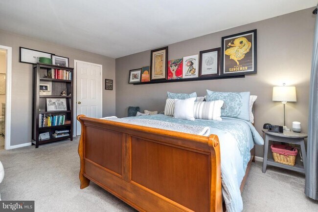 Building Photo - 42 Dogwood Ln